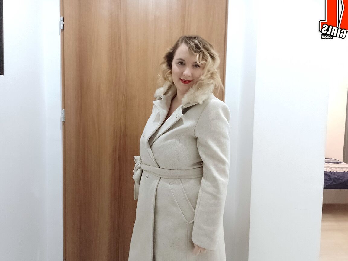 16P Лола Рай по вызову, частная танцовщица