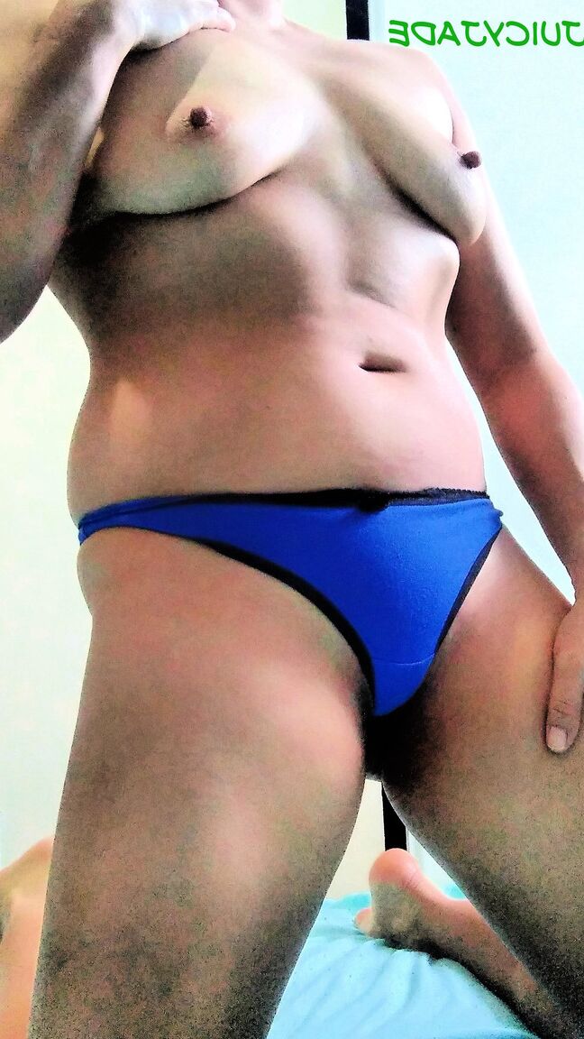 16P Exibindo tanga azul asiática, fetiche, calcinha