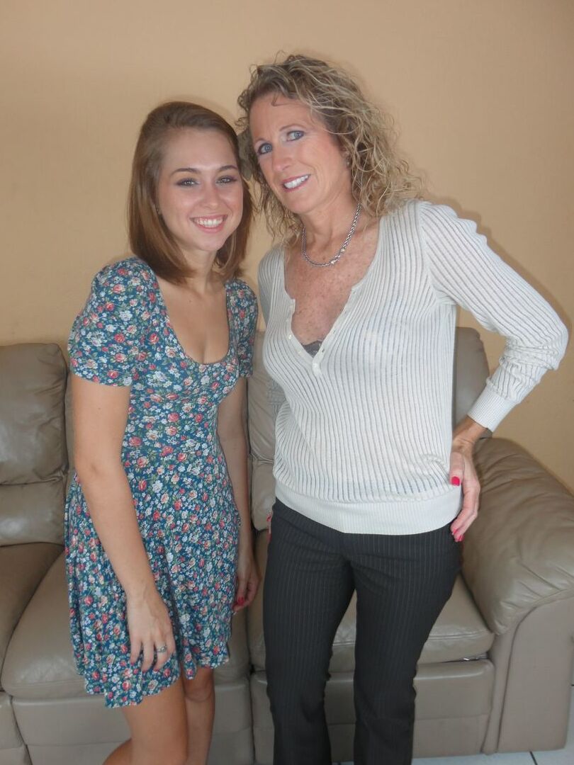 21P See Mom Suck Riley Reid