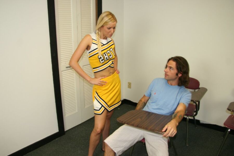 21P Adolescente Remolcadores Vanessa Cage
