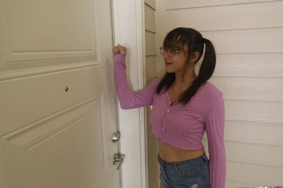 21P Petite 18 Honey Hayes