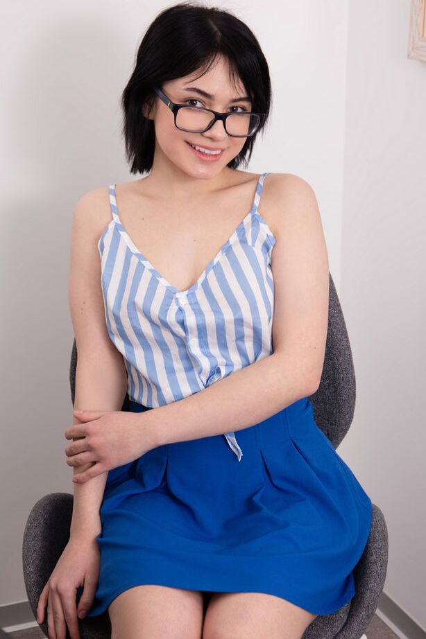 18P Pretty brunette Baiba takes a break from her busy work as she gets naked and