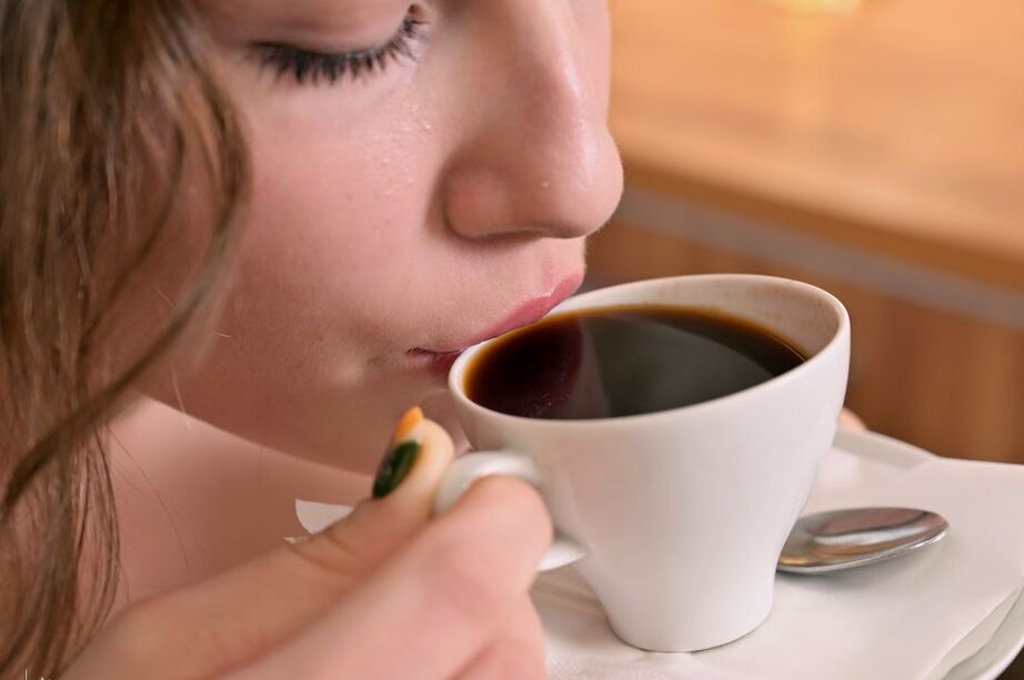 16P Milana Taylor gets horny while sipping her tea, she undress and she open her