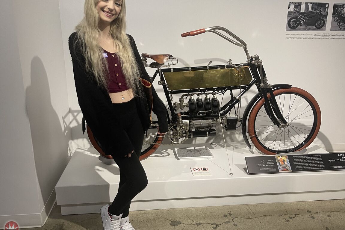 21P ATK Galleria Cecelia Taylor
