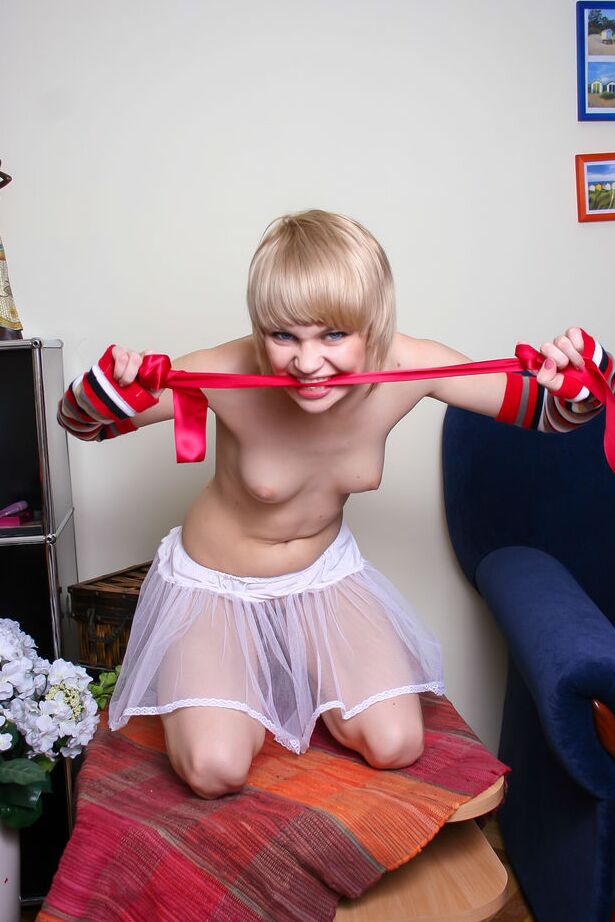 16P Потрясающая 18 Синди Би