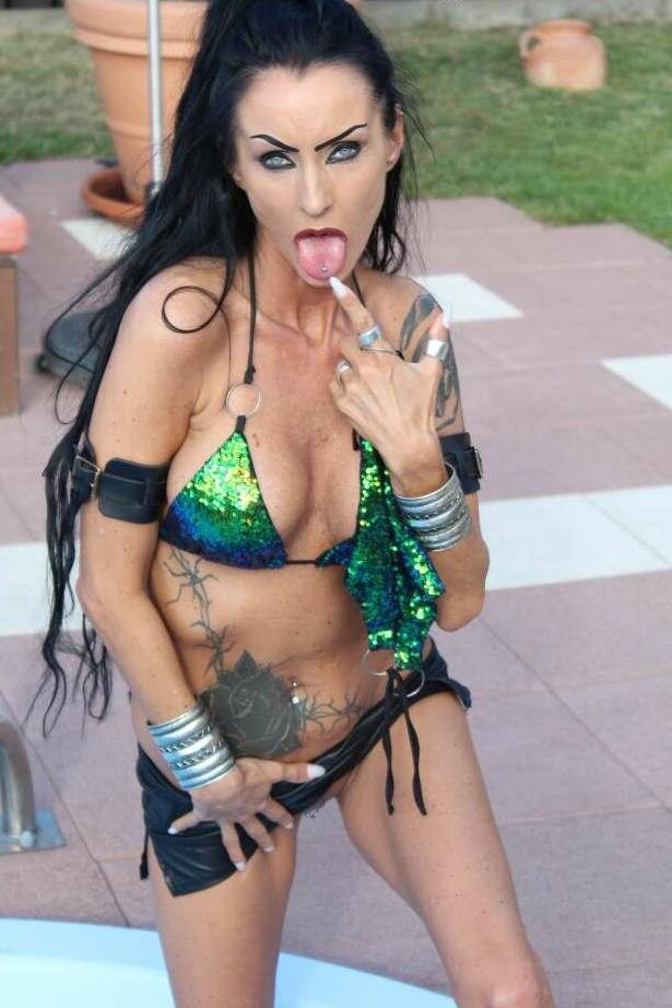 16P Sidney DarkMaid Fetiche, Milf, Tatuagem