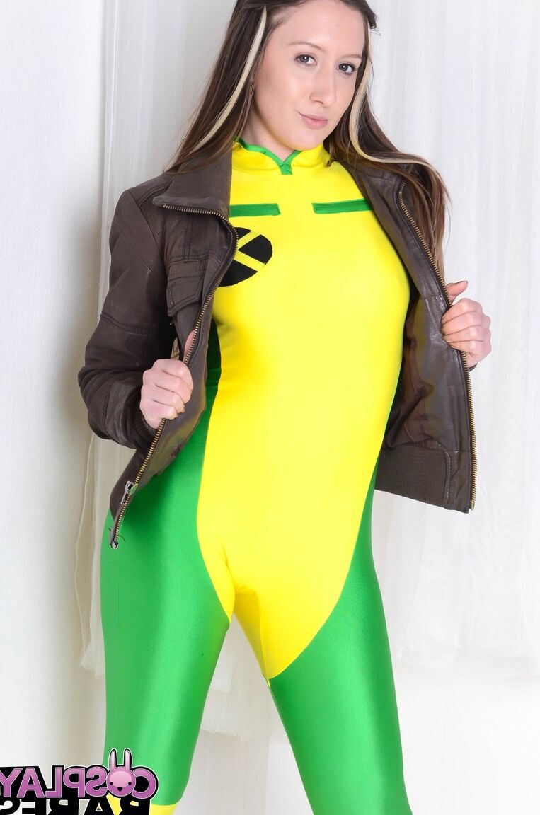 15P Cosplay Chicas elouise por favor