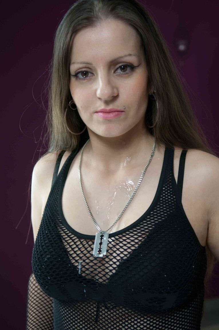 15P Filmes Divertidos Larissa Gold, Cora Kitty