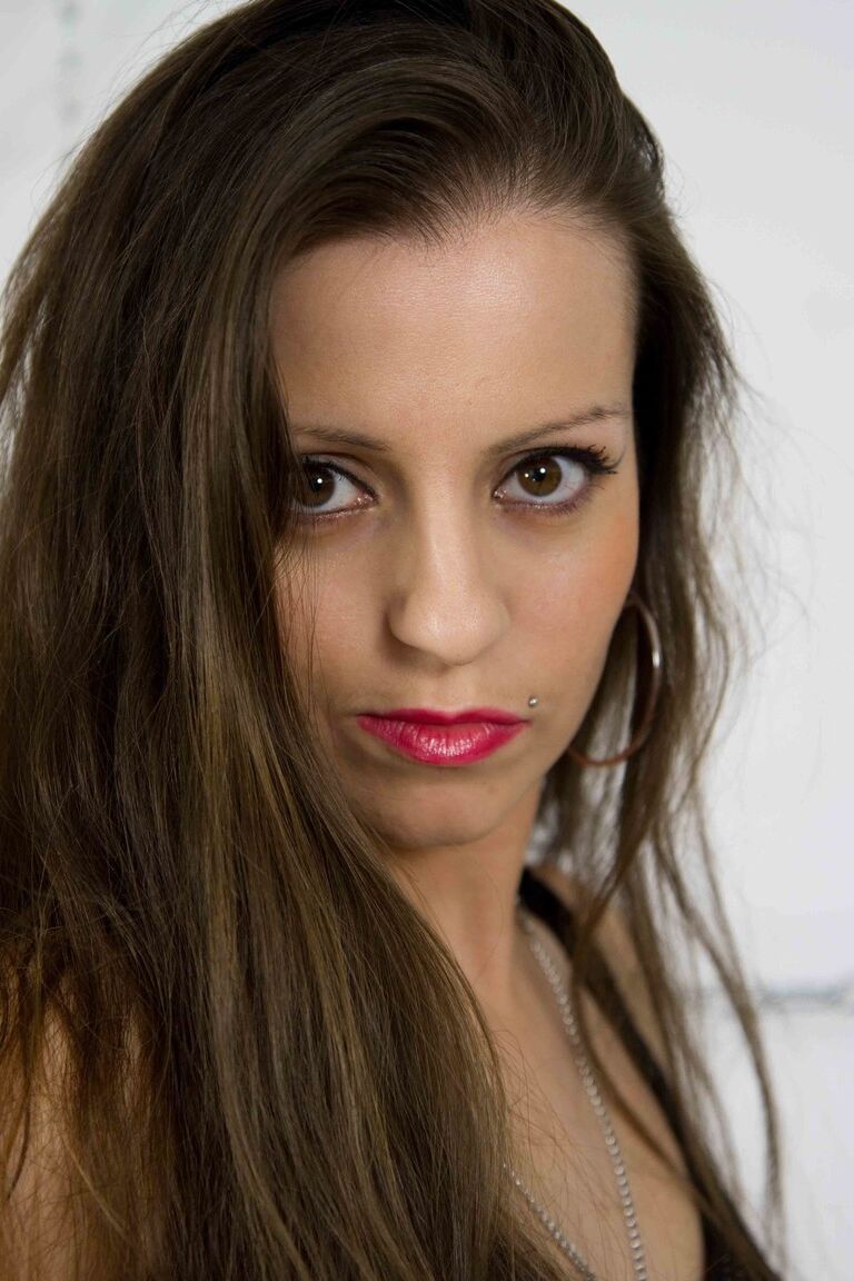 15P Filmes Divertidos Larissa Gold, Cora Kitty