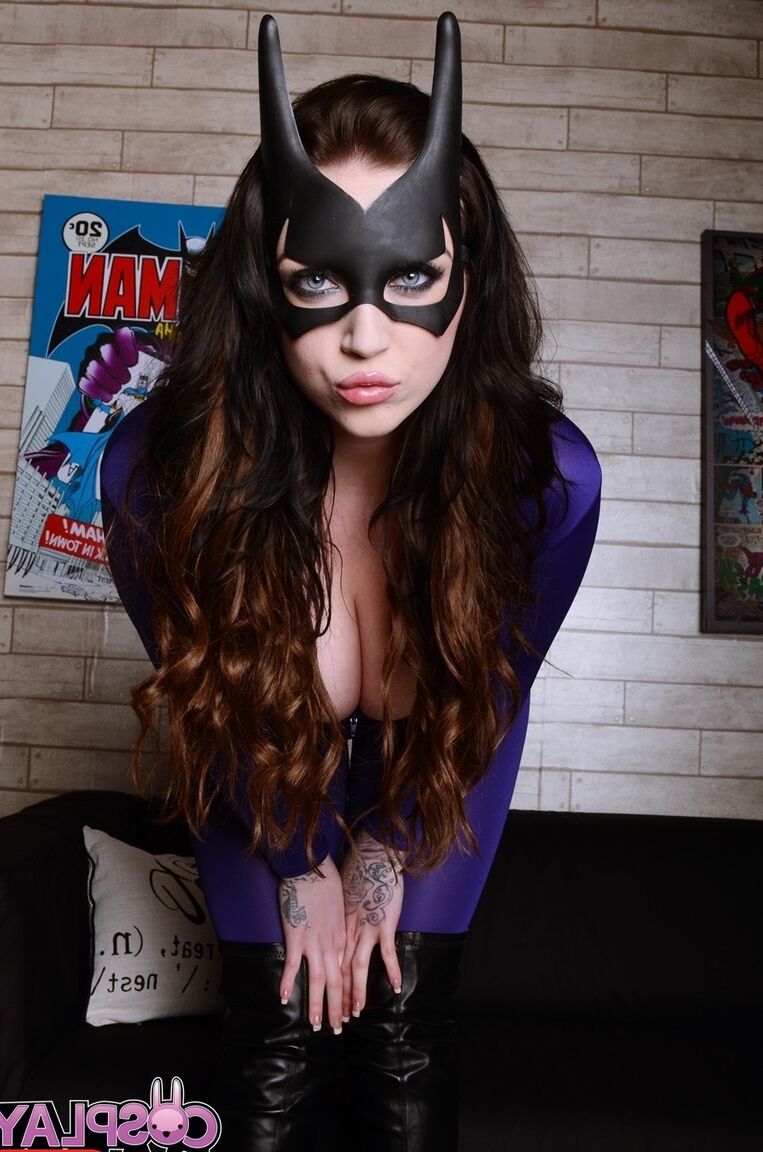 14P Cosplay Babes reina la armonía