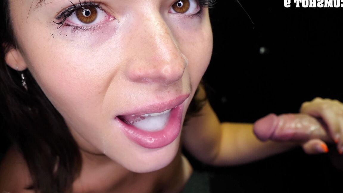 15P Premier Gloryhole de Dharma Jones, scène 01