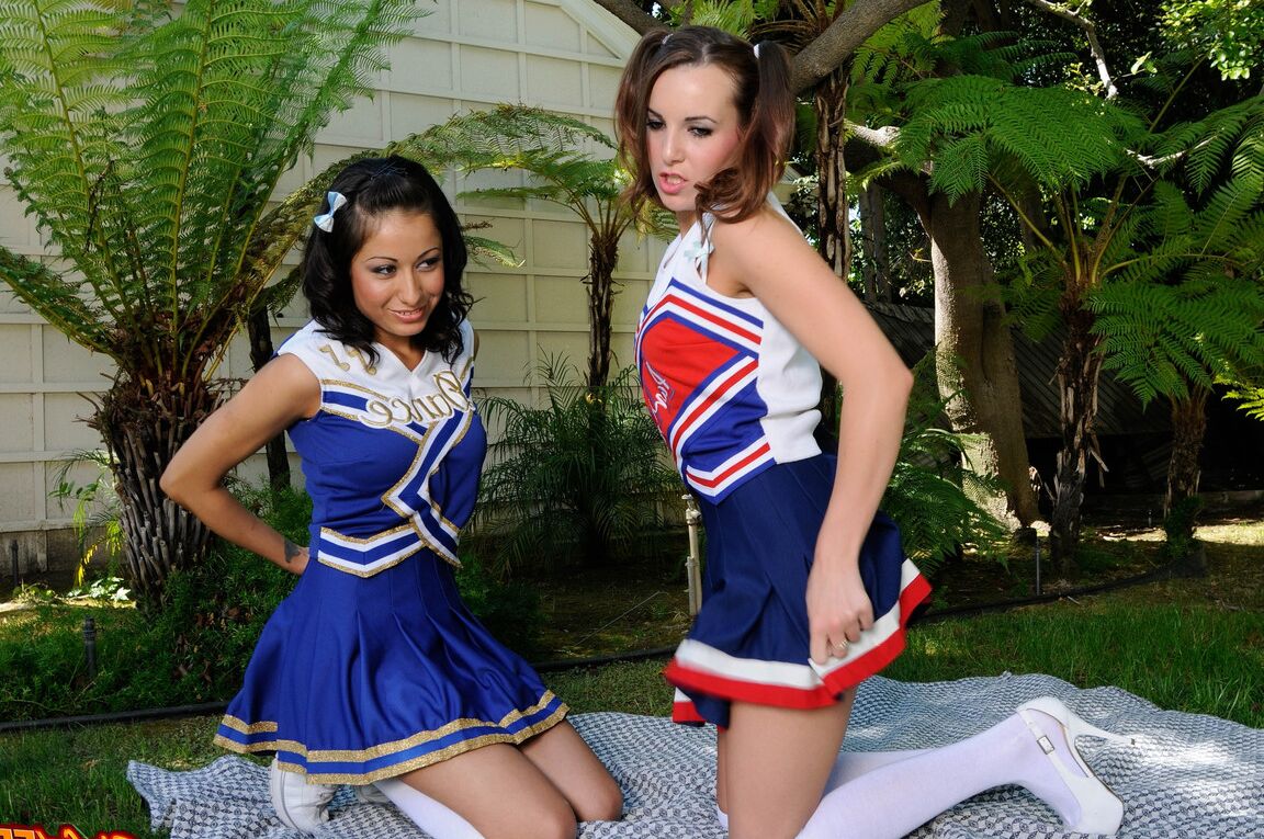 21P Pieds pécheurs Jenna Rose, Lily Evans