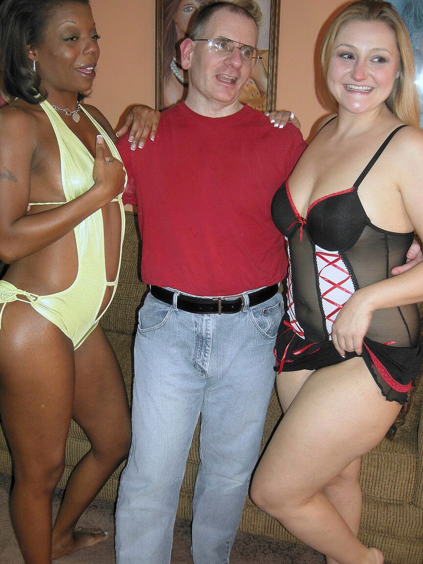21P Chick Pass Anastasia, Logan Drake, Savanna Knight