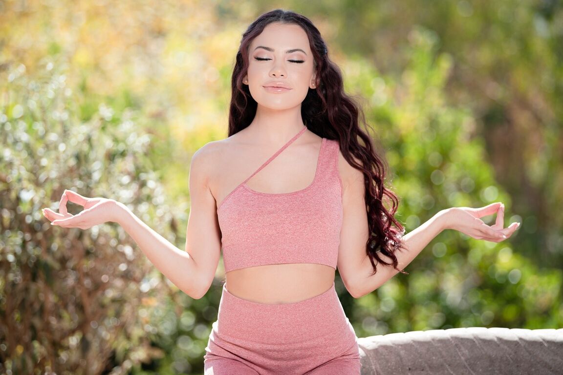 15P Sabina Rouge and Chanell Heart take turns modelling summer attire outdoors