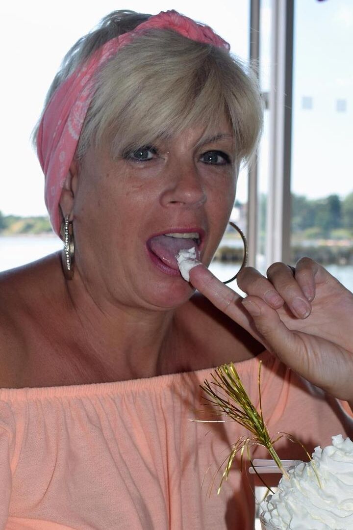 16P Mature blonde Dimonty gets totally naked while lounging on a chair in a yard