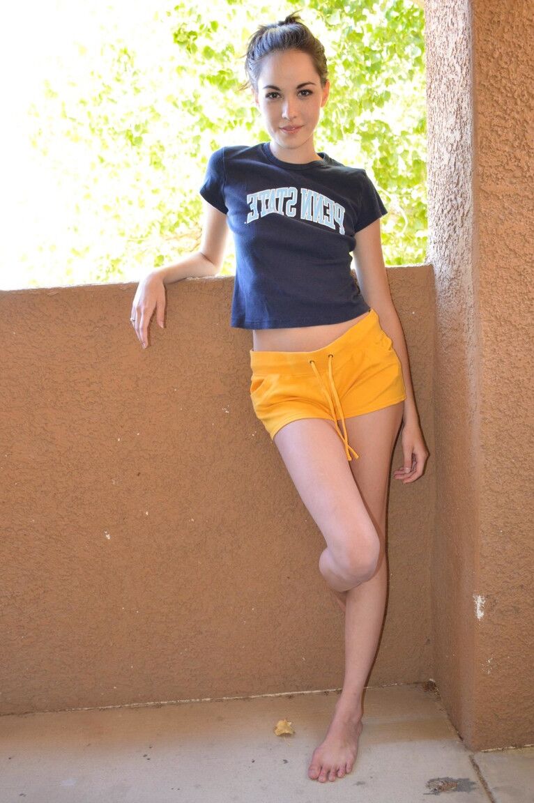 20P Follando Con La Flaca Emily Grey