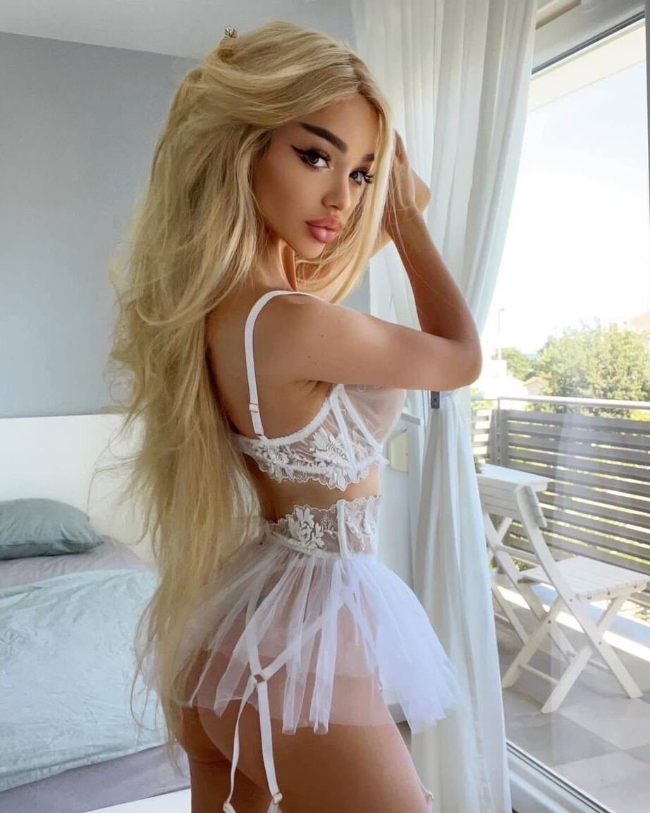 10P Fans Barbie Eva