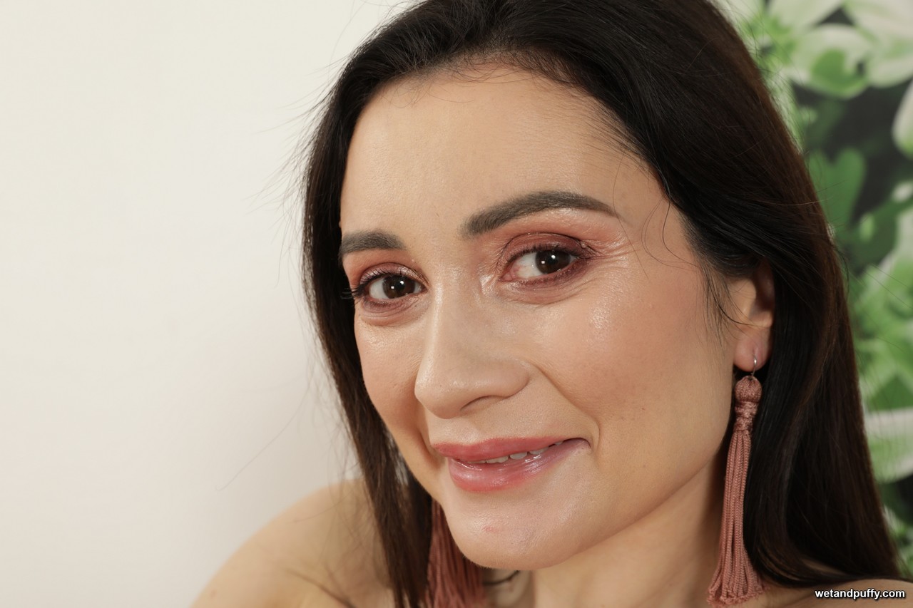 21P Wet And Puffy Valentina Bianco