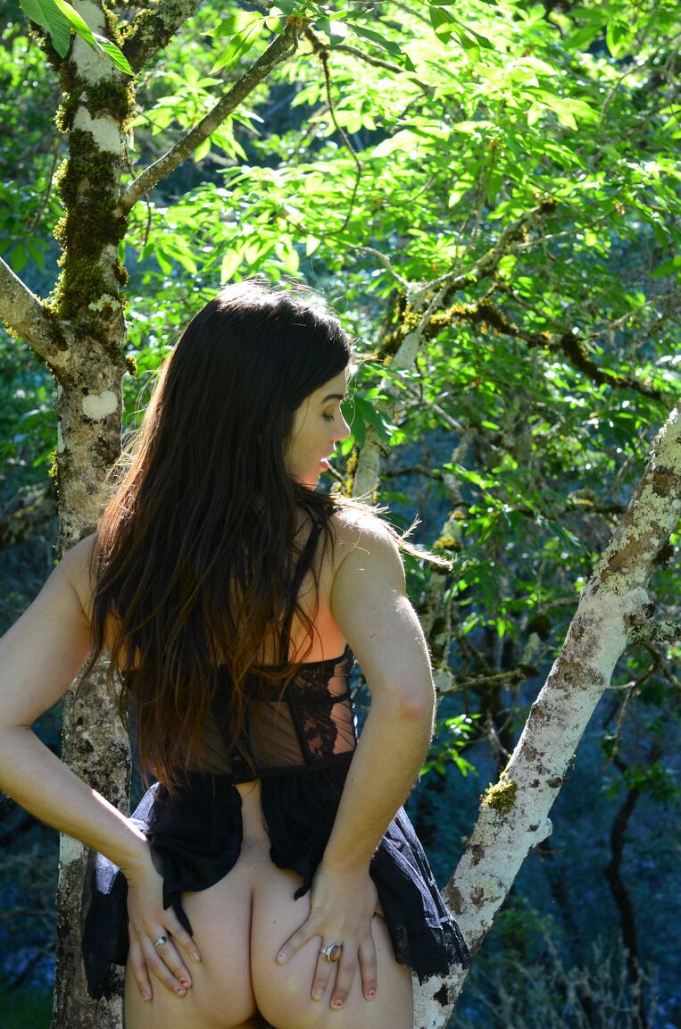 21P Thick beauty Felix strips in nature & flaunts her hairy armpits & crotch
