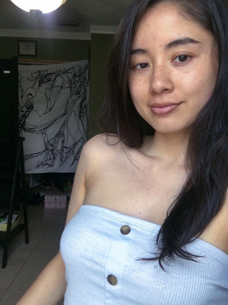 12P Sexy brunette shows off her beautiful big boobs in hot quarantine self shots