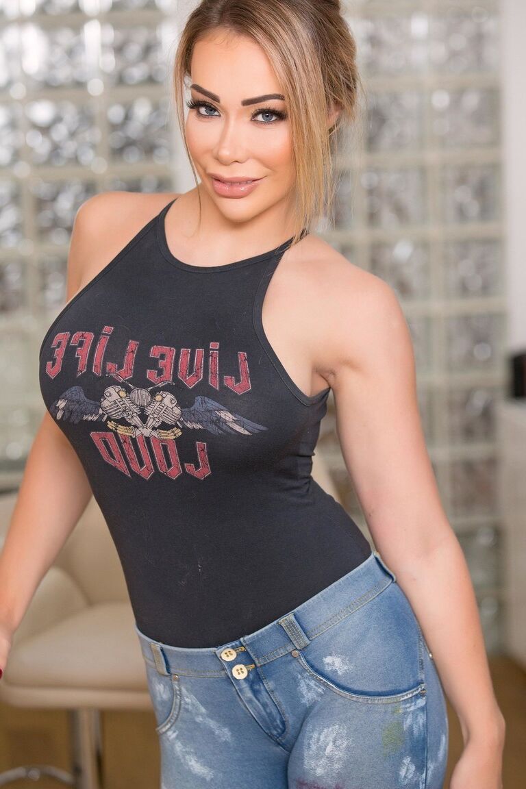 21P Porn World Chessie Kay