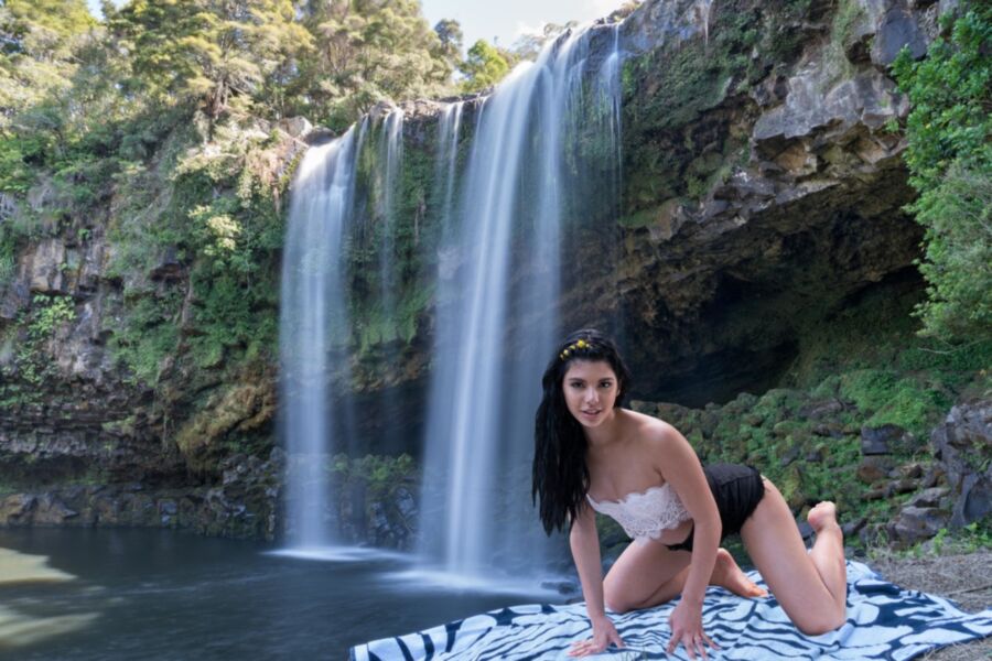 21P En La Grieta Gina Valentina
