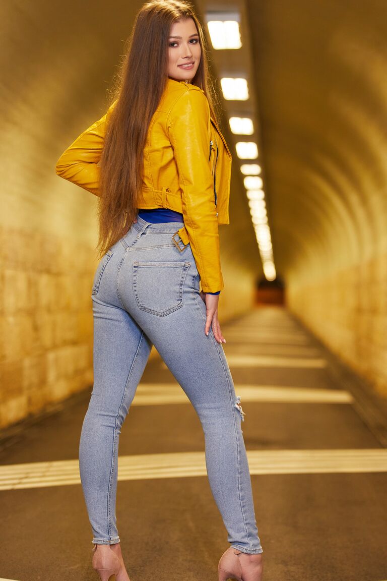 21P Tushy Raw Альберто Бланко, Оливия Спаркл