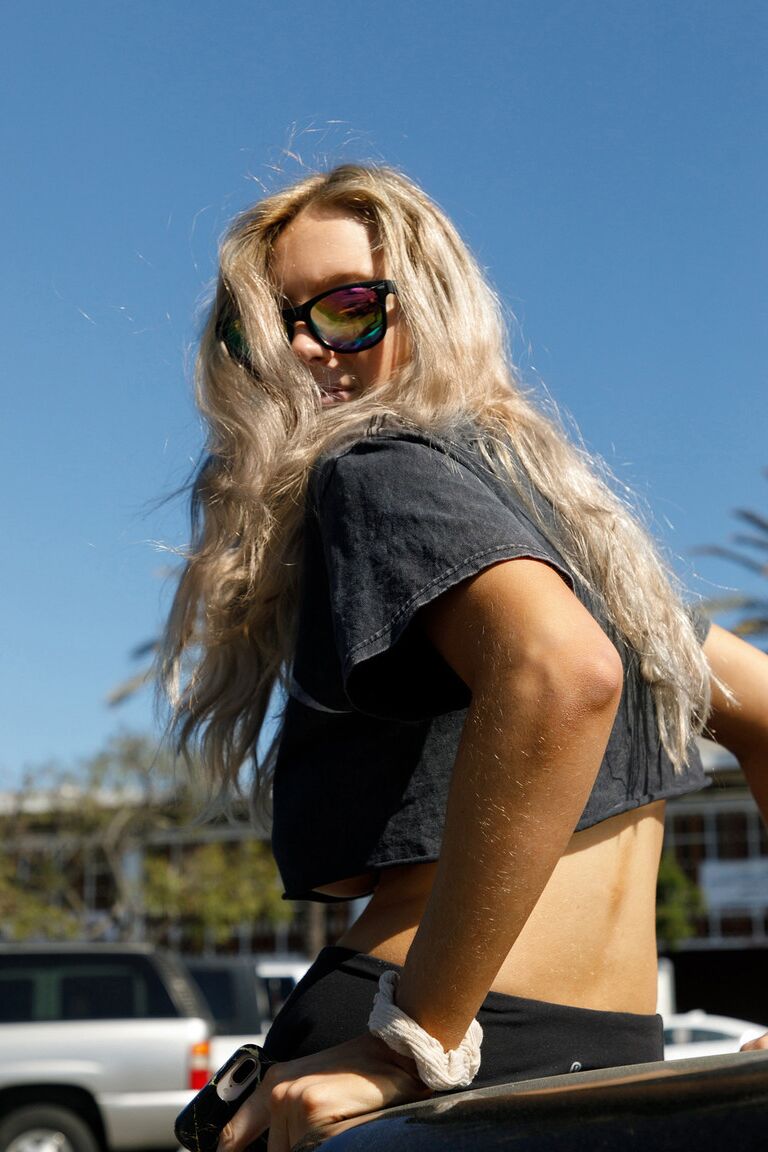 12P La beauté amateur Maddie Crump exhibe ses seins en public