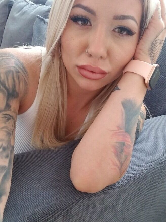 20P Gurlz entintado Eden Ivy, Veronique Tinkler