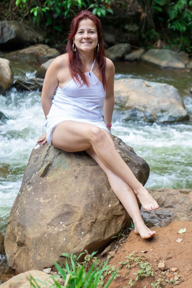 21P Mollige Amateurin Valeria entblößt ihre Titten und neckt mit ihrem sexy großen Arsch
