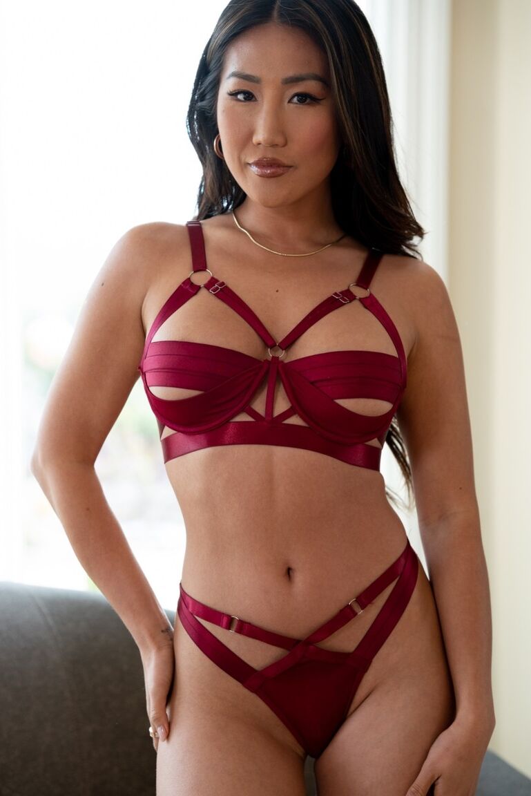 21P Girls Way Lulu Chu, Jennie Rose
