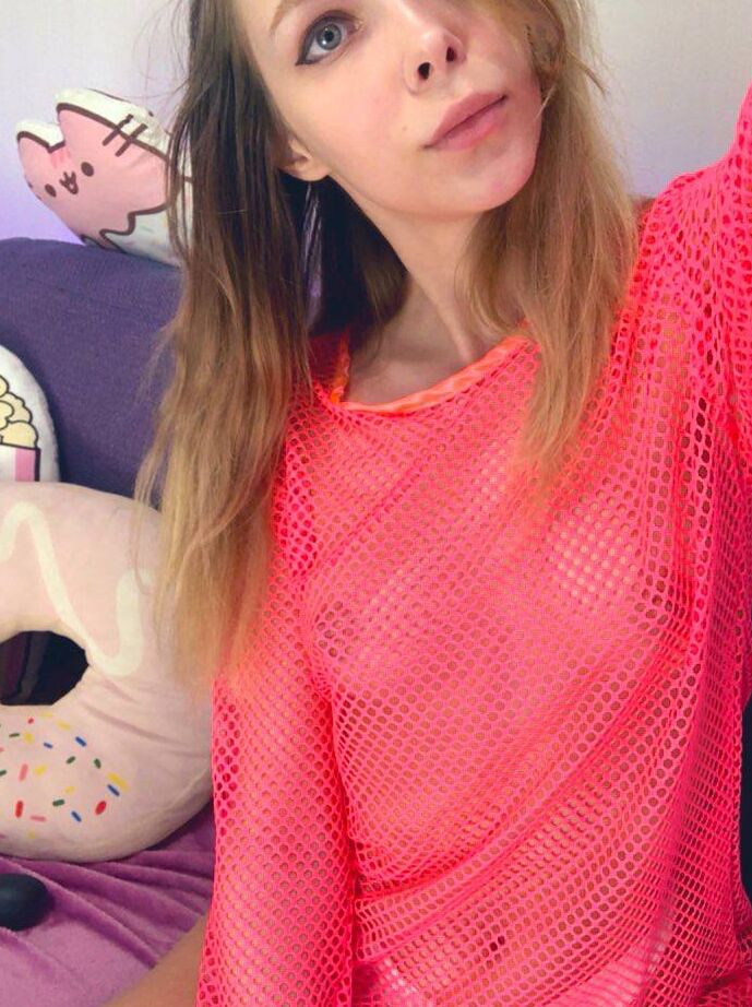 20P OnlyFans Little Kitty