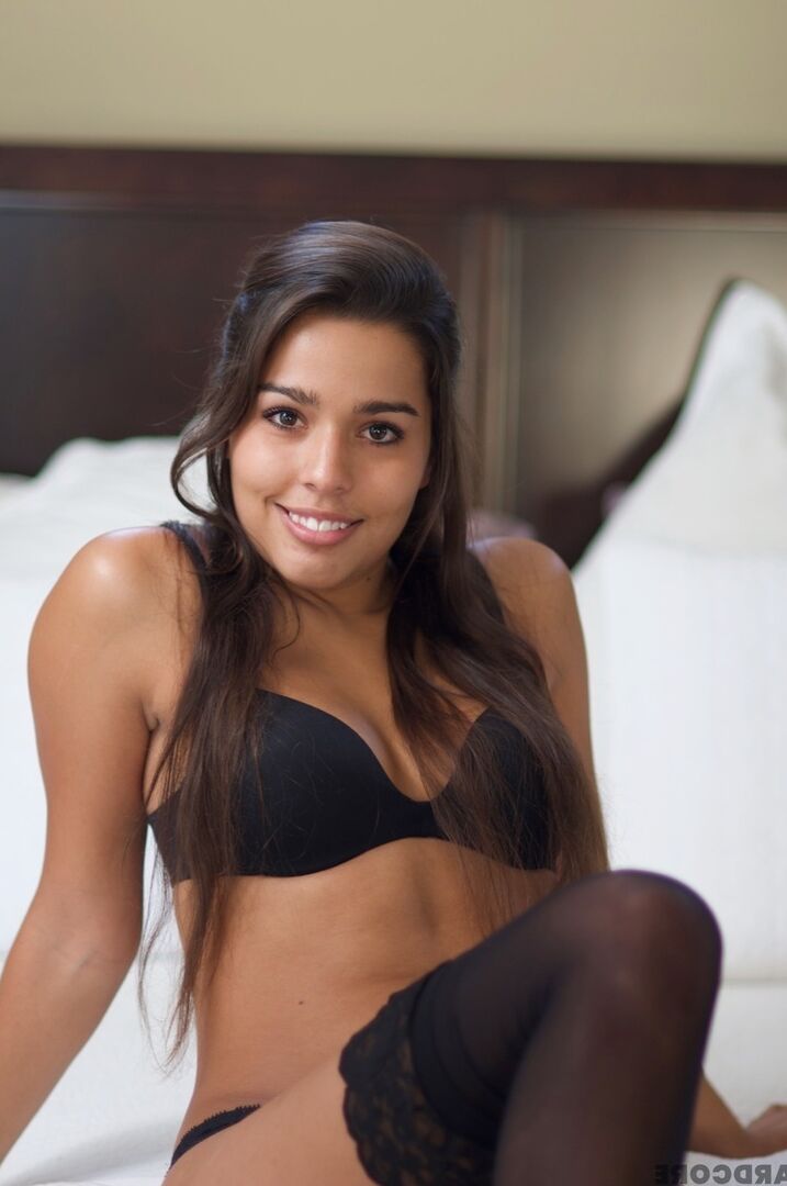16P Reino UnidoAdolescentesMorenasPetitePeitos PequenosLingerieMeiasCalcinhasSozinho