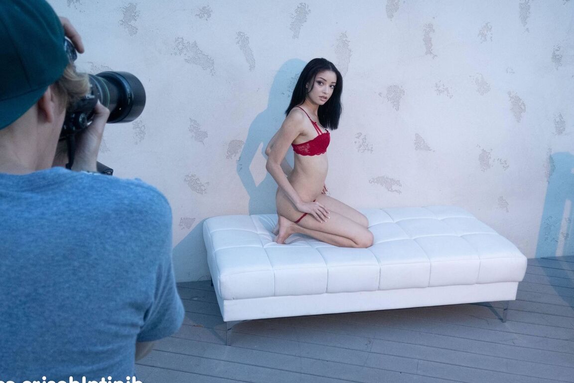 21P Digital Desire Scarlett Bloom