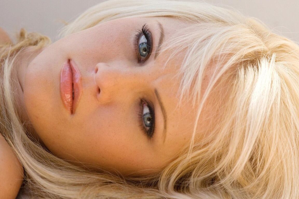 21P Digital Desire Hanna Hilton