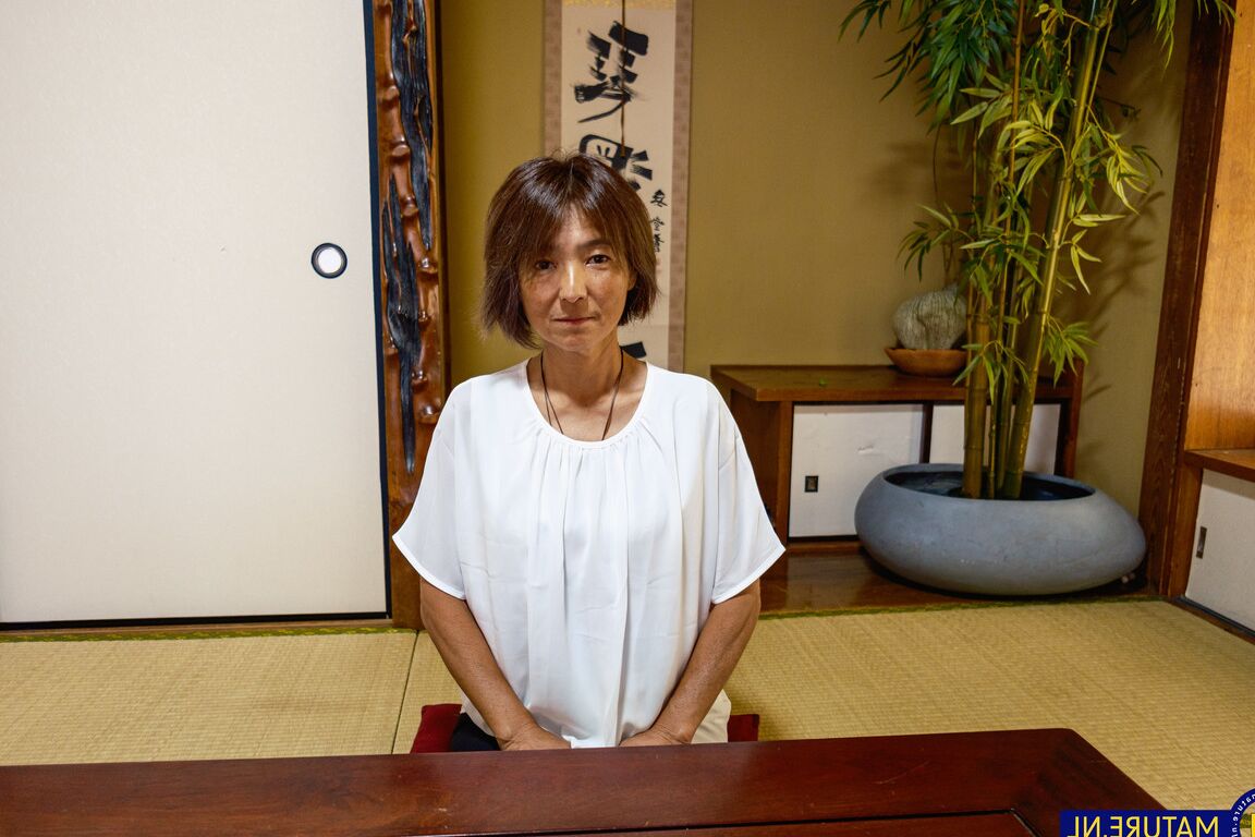 20P Asian granny Asami Fujiwara strips and facesits a guy on the floor