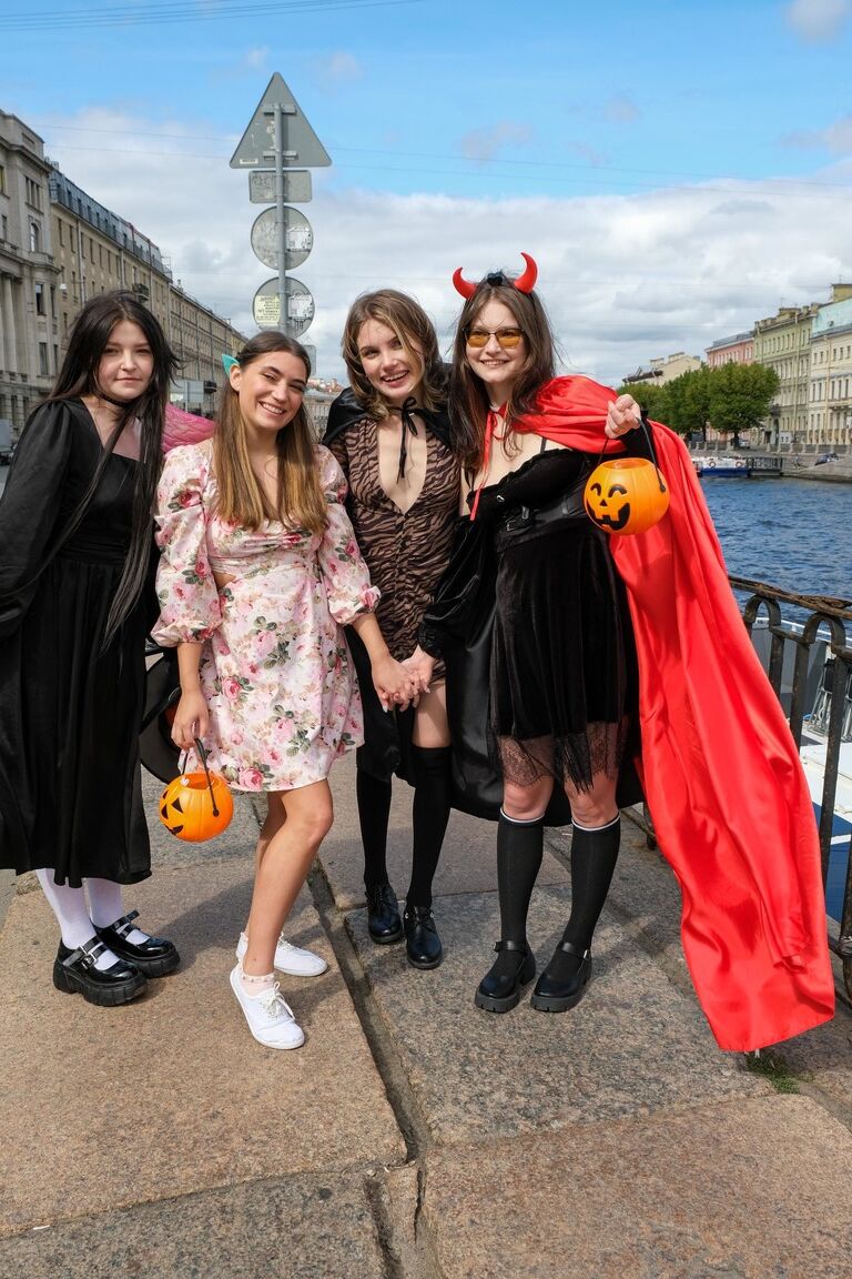 21P Club Sweethearts Jane White, Virgin Butterfly, Elise Moon, Olivia Trunk, Sadistk