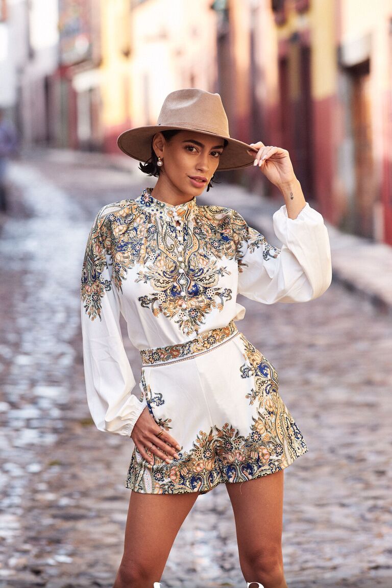 20P La jolie Mexicaine Danny Hernandez montre son magnifique corps nu