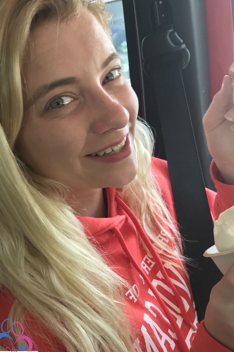 21P namorada amadora magra Riley Star posa