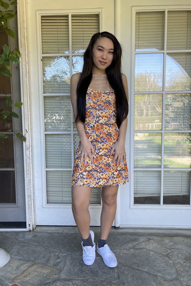Das 21P asiatische Amateur-Babe Kimmy Kimm stellt ihre Muschi und ihren heißen Arsch in einem Solo zur Schau