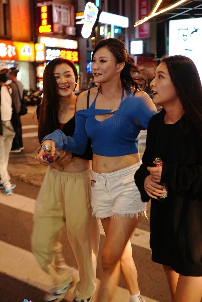 21P Mio, petite amie asiatique potelée, se fait baiser après son retour de la discothèque