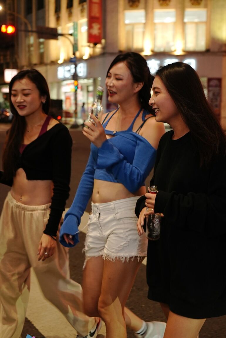 21P Mio, petite amie asiatique potelée, se fait baiser après son retour de la discothèque