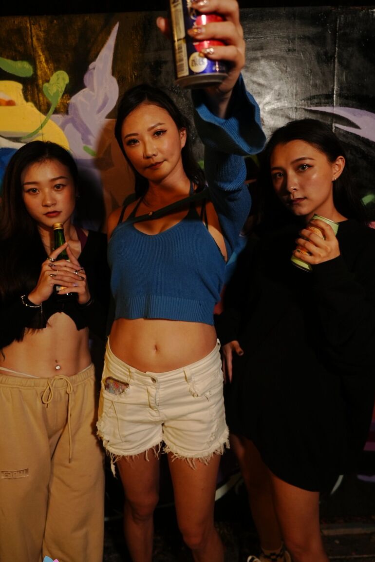 21P Mio, petite amie asiatique potelée, se fait baiser après son retour de la discothèque