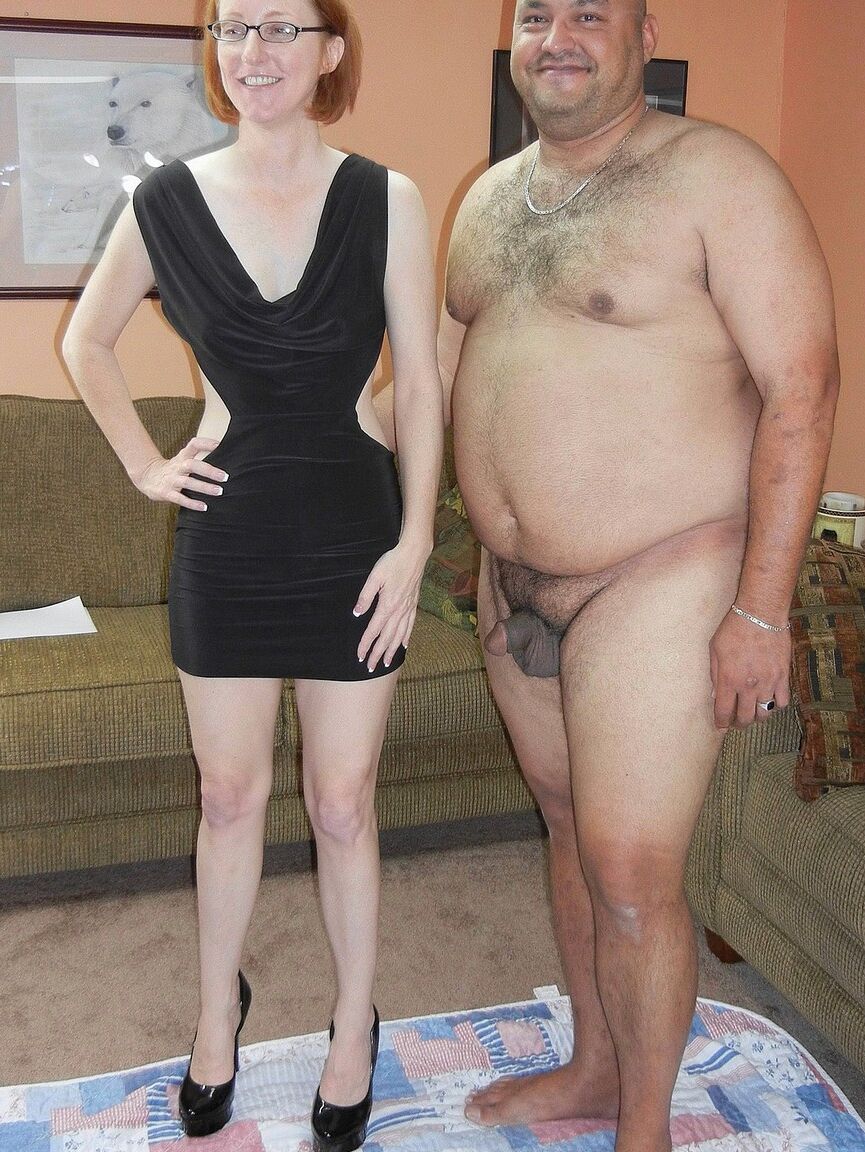 20P La pequeña MILF Layla Redd invita a su gordo esposo a tener sexo estilo perrito después de una mamada
