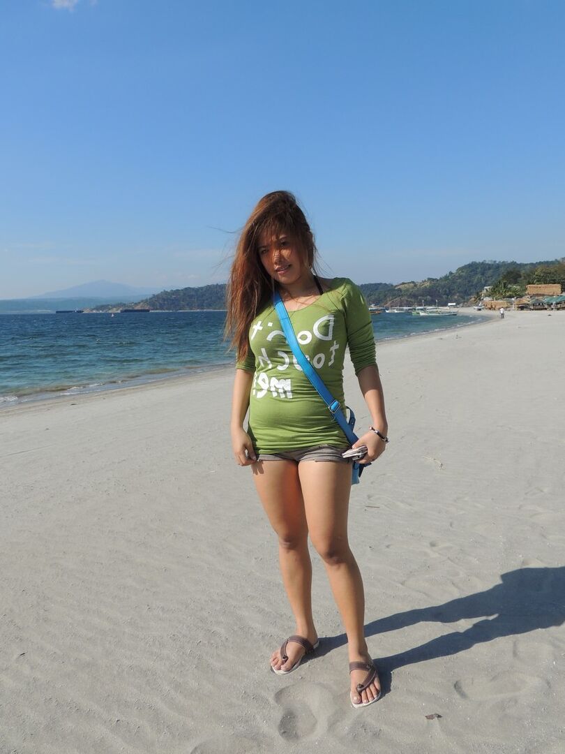21P La asiática amateur Karen Retamar muestra su cuerpo regordete y se deja follar