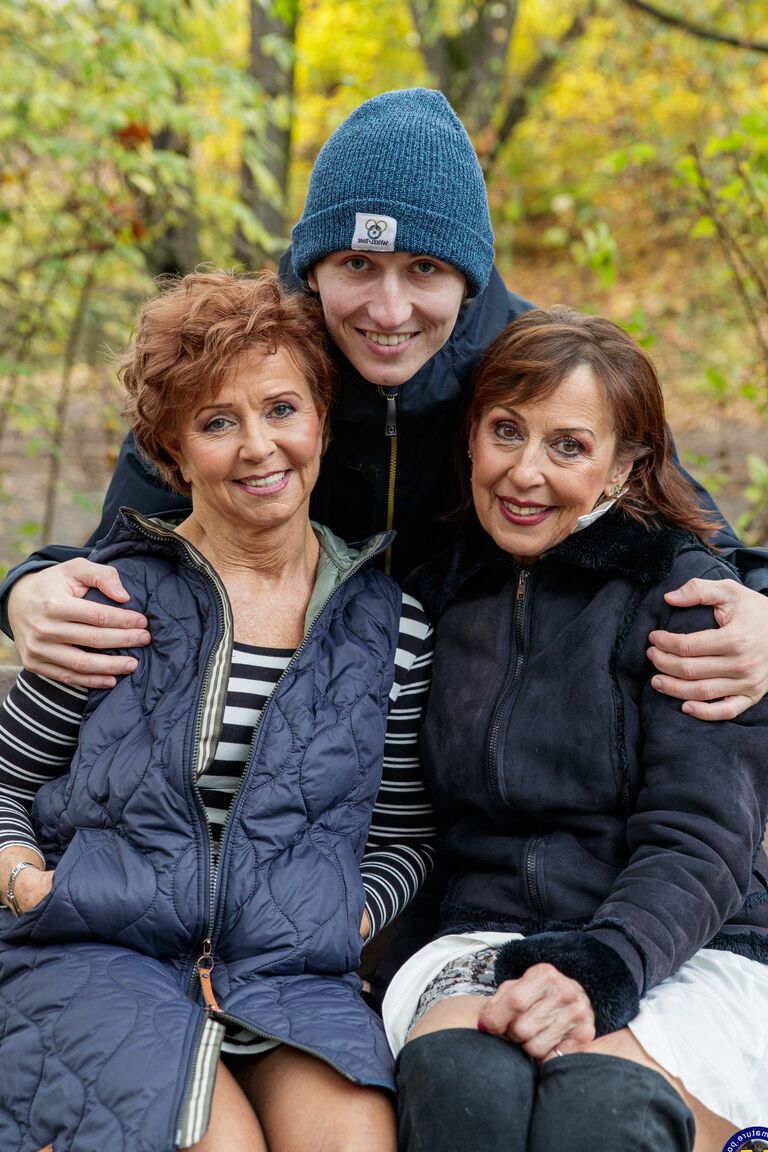 21P Abuelas cachondas Danny