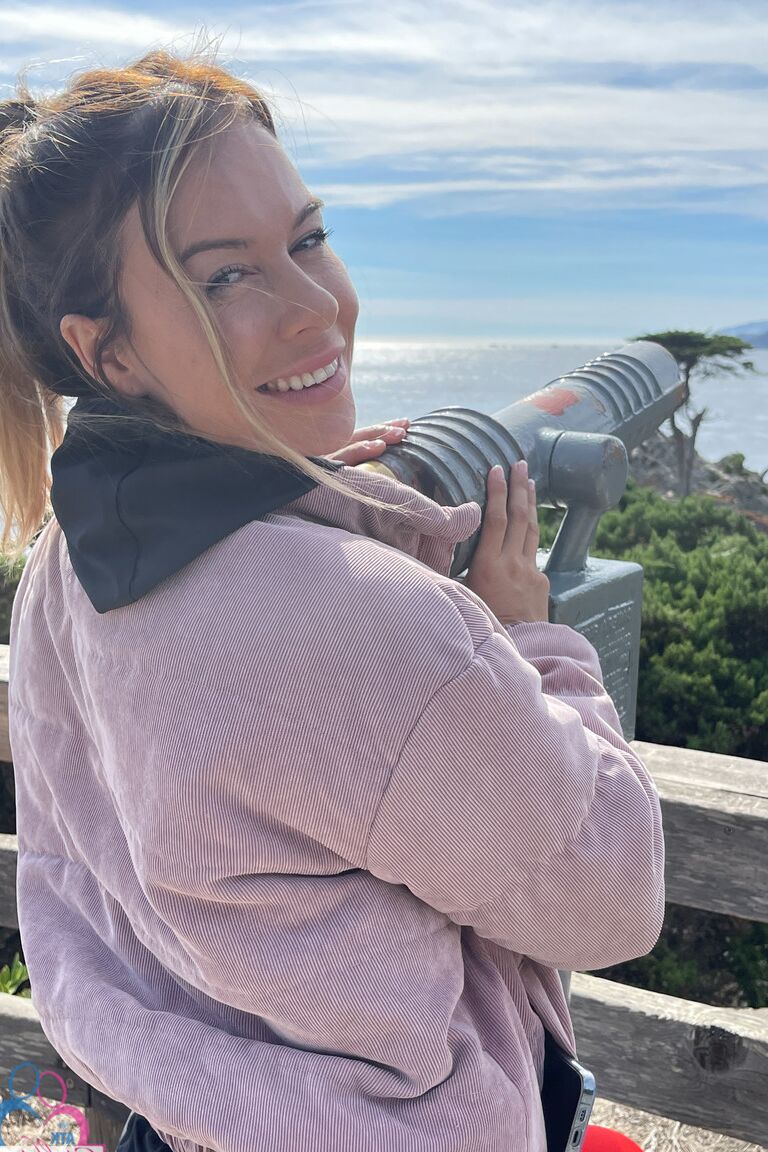 21P Amateurfreundin Summer Vixen zeigt ihre Löcher aus nächster Nähe