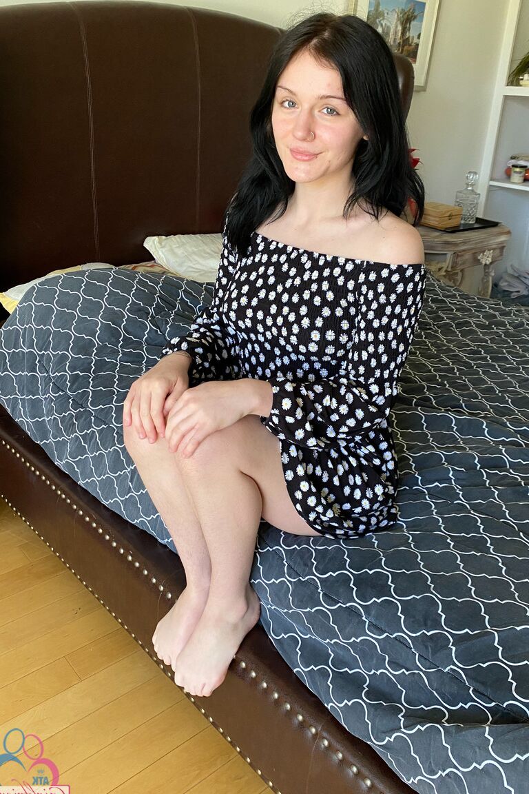 21P 遊び心のあるガールフレンド ロザリン スフィンクスが超毛深い体を露出