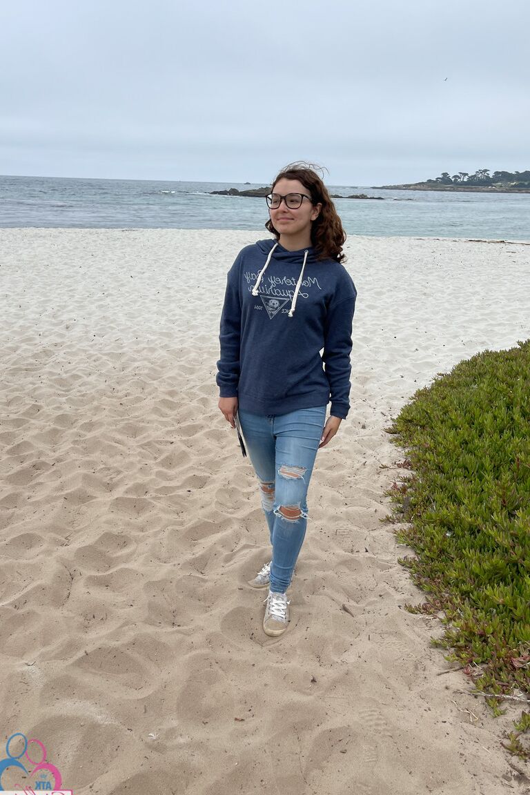 21P Nerdy girlfriend Leana Lovings poses by the sea & shows her twat at home