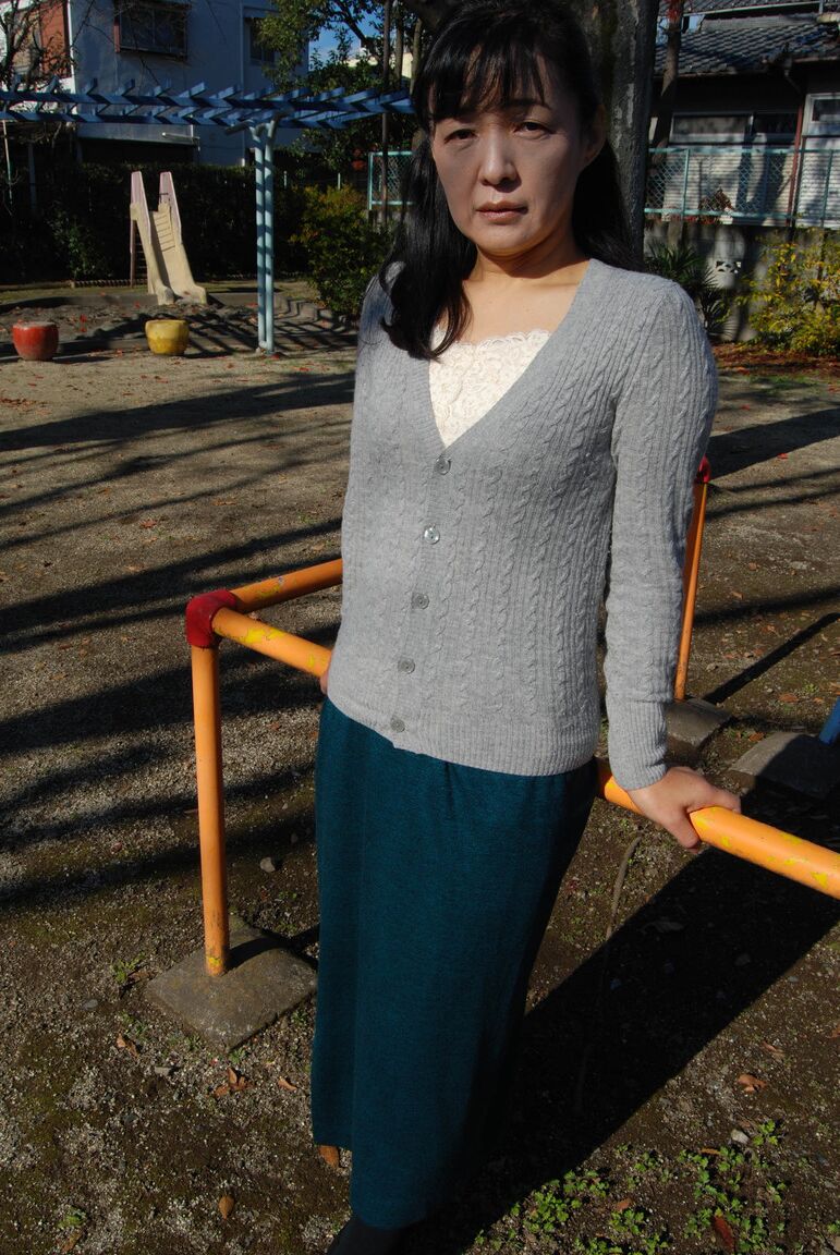 21P Japanese grandma Kiyoe Majima shows off her body and poses nude at home